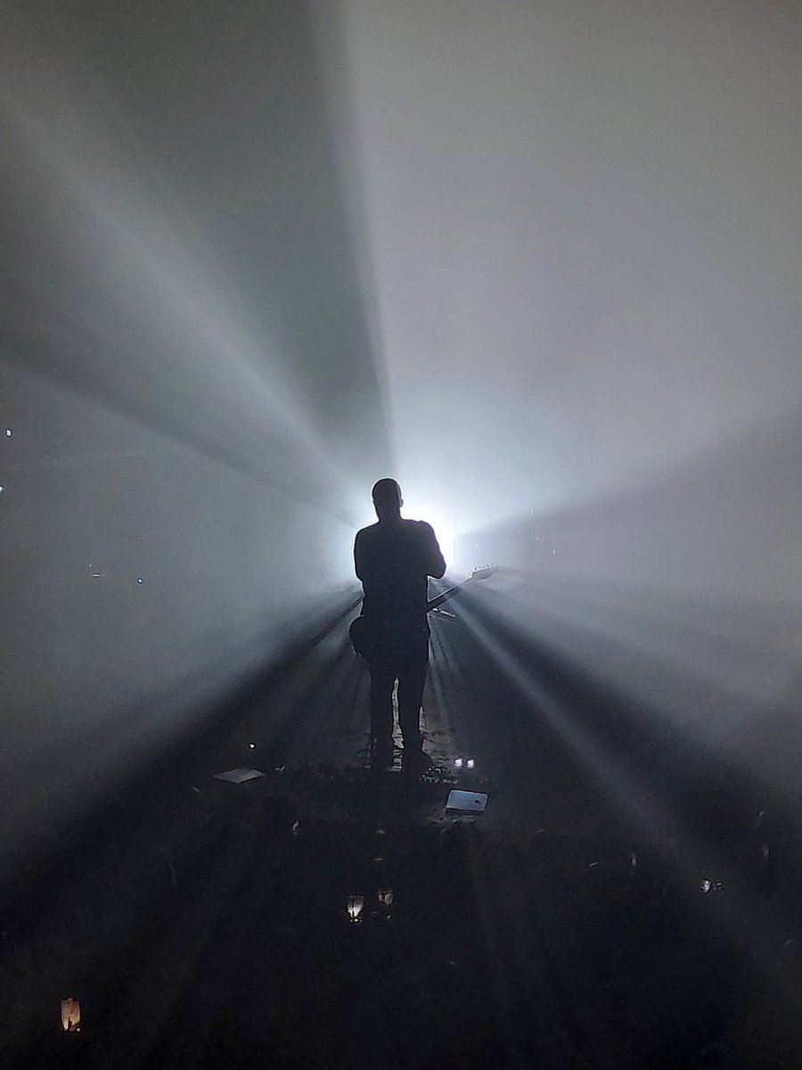 AmandaP25332840's tweet photo. Hi @whiteliesmusic
What an amazing show, thank u.
🥁🎙🎶 @O2InstituteBham
#talented
#AsItrynottofallapart https://t.co/pkJ2My283Q