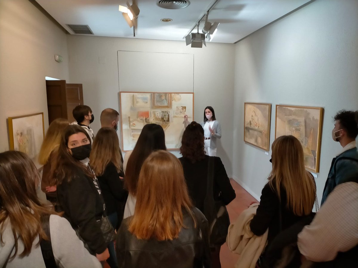 openfaculty's tweet photo. Abrimos semana conociendo lugares emblemáticos de la Región @TeatroRomea @CatedraldeMurcia de la mano de alumnos #gradoturismo de una forma diferente, la historia contada en #inglés.
#idiomas #multiculturales #teatroromea #turismo #patrimonio https://t.co/saGRqVXC9O