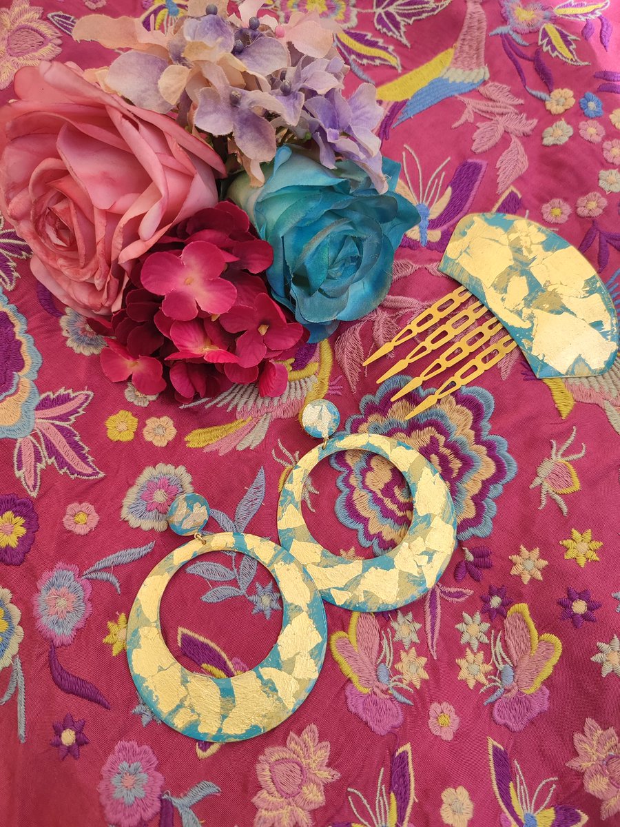 Veybel_'s tweet photo. Pide cita en nuestro taller para conocer toda la colección 💃⚘

📞 6️⃣6️⃣1️⃣ 9️⃣9️⃣ 1️⃣9️⃣ 0️⃣4️⃣

📞 6️⃣8️⃣7️⃣ 7️⃣6️⃣ 6️⃣5️⃣ 3️⃣0️⃣

#Flamenca #MantoncillosBordados #FloresDeFlamenca #Pendientes #Feria #veybel_ https://t.co/LJyp2REmNn