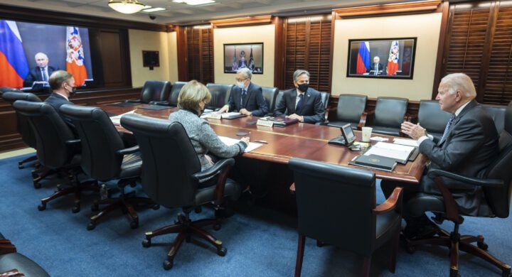 patriziarn's tweet photo. US and China attempt dialogue on Ukraine in Rome https://t.co/4fhnFiXqih #UkraineRussiaWar #peace #workingforpeace #humankind https://t.co/0rcGPSDsqY