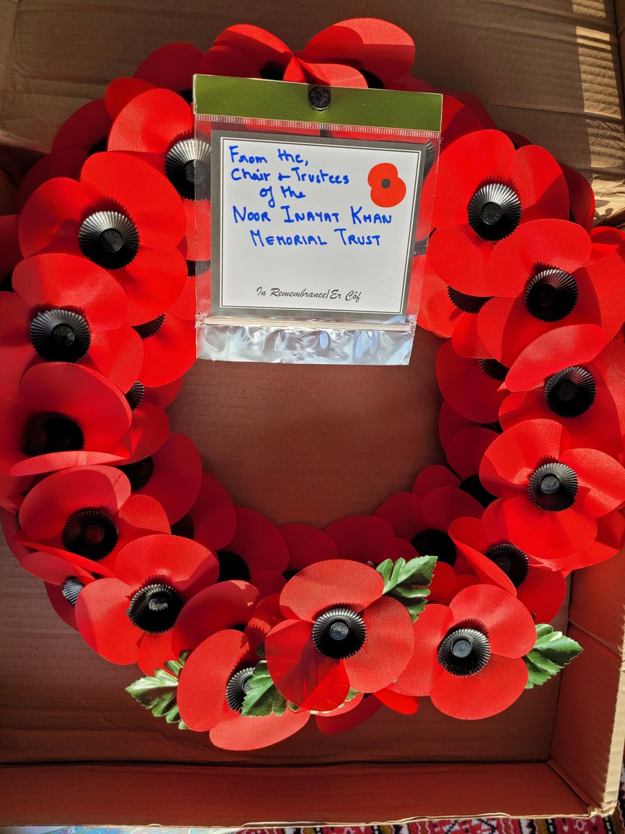 shrabanibasu_'s tweet photo. Honour to be laying a #poppy wreath today #CommonwealthDay at the #MemorialGates #HydePark on behalf of the #NoorInayatKhanMemorialTrust  
#LestWeForget https://t.co/86UlmhsEMo