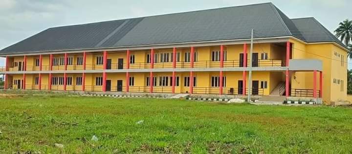 Manlike_ED's tweet image. As we continue the harvest of projects in Rivers State this week, the Community Secondary School Omuanwa (CSS-Omuanwa) in Ikwerre LGA built by the Gov. Wike led administration is 100% complete and set to be commissioned today by Prof. Jerry Gana on the invitation of #GovWike𓃵.