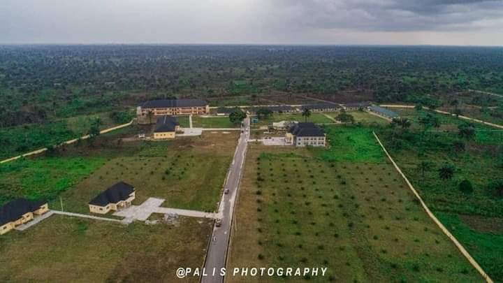 Manlike_ED's tweet image. As we continue the harvest of projects in Rivers State this week, the Community Secondary School Omuanwa (CSS-Omuanwa) in Ikwerre LGA built by the Gov. Wike led administration is 100% complete and set to be commissioned today by Prof. Jerry Gana on the invitation of #GovWike𓃵.