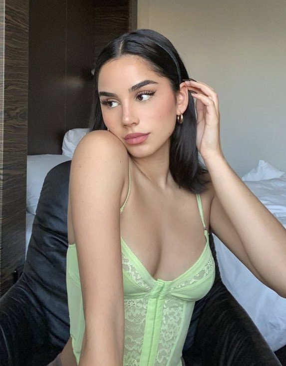 ㅤ
ㅤㅤ𝐒𝐚𝐥𝐮𝐭𝐚𝐭𝐢𝐨𝐧𝐬,
    This is Jena the Swizzle speaking. Since i don't have much friends here, i'd like to expand my social circle. So i do an #openfollow for western roleplayer, just tap on the retweet button and i'll follow you back. Gracias!♡
ㅤ