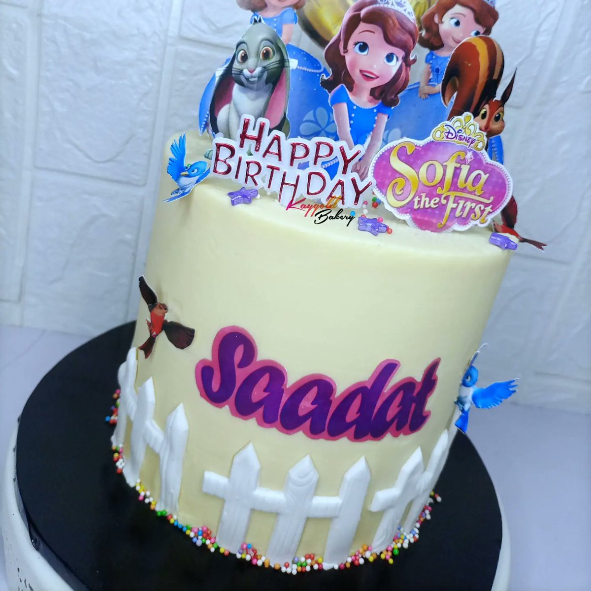 KaygoldBakery's tweet photo. Happy new week famClients
"6 mini kiddies cake
Saadat rocked 3 with SofiaTheFirst theme 🥰
Thank you for trusting us on your orders always, sir🙏🏼
Whatsapp business line 08066591838 for fast response and to PLACE YOUR ORDER
#kaygoldbakery #ilorinbaker #sofiathefirstcake https://t.co/NNGhN9ZWsk