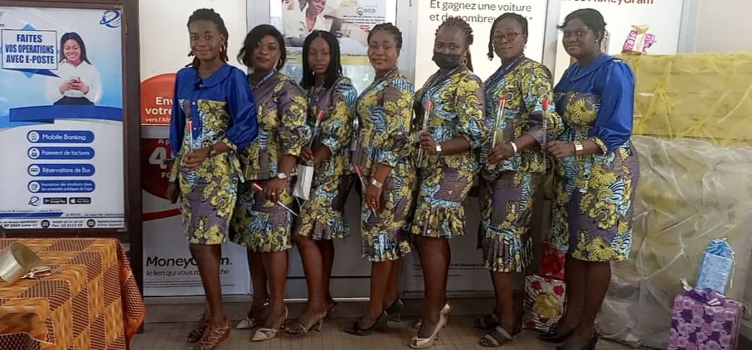 LaPosteTG's tweet photo. Appréciez l'ambiance du 8 mars dans l'une de nos agences.
La POSTE,...au cœur des communautés !
#lapostetogo https://t.co/o5Eby4lyW4