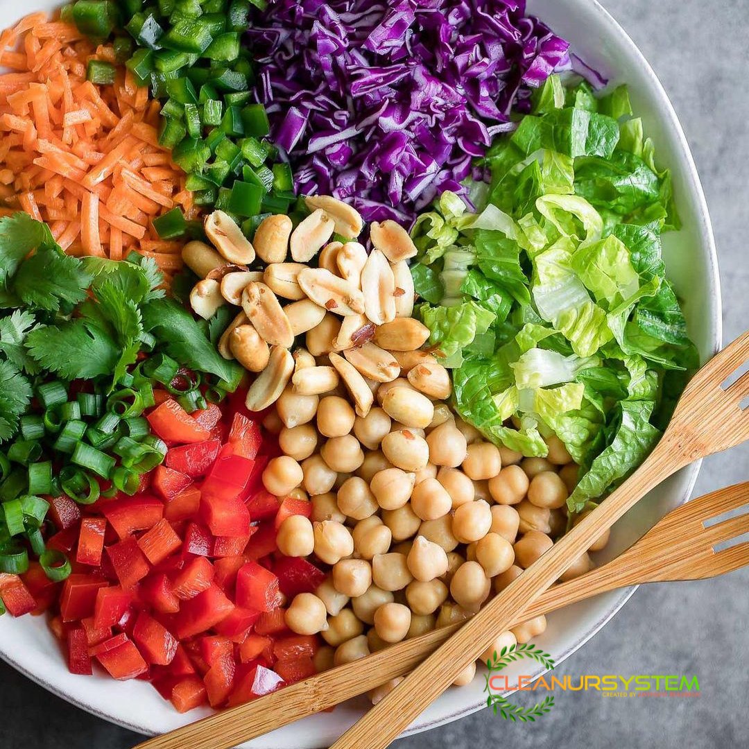 cleanursystem's tweet photo. This crunchy Chopped Chickpea Salad is loaded with colorful veggies and tossed in a crazy flavorful peanut dressing! Vegan + Vegetarian + Gluten-Free

#peasandcrayons #healthyfood #healthyeating #veggies #vegetarian #vegetarianfood #vegetarianrecipes #hoorayveggies #chickpeas https://t.co/35SvVDtuTn