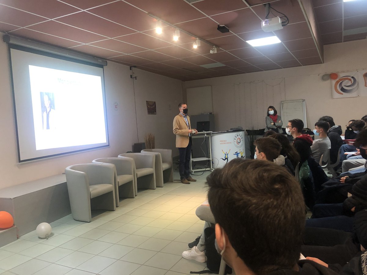 La semaine dernière commencait le cycle Les Mercredis des 2MRC au Campus

Nous accueillons chaque mercredi un professionnel qui vient présenter son parcours de formation, professionnel et son entreprise.

Nous avons reçu M. Pontarollo conseiller en immobilier chez CENTURY 21