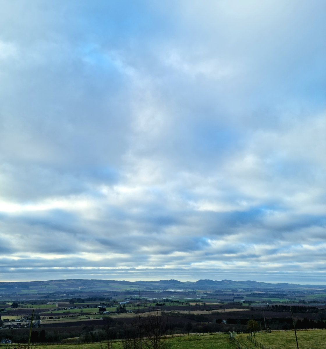 HighlandBndry's tweet photo. Distillery life this Monday. Busy week ahead. Have a fab Monday. #distillery #viewfromwork https://t.co/TEy3FExln7