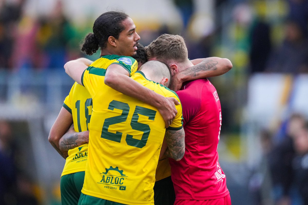 FortunaSittard's tweet photo. V O E T B A L 
𝕀𝕊
𝐄 𝐌 𝐎 𝐓 𝐈 𝐄

#SamenNaoVeure #FORWIL https://t.co/s6zbmseVwe