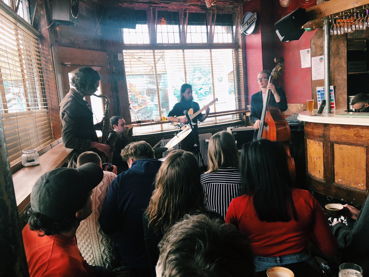 Wow! The first of many Jazz at the Ruin, Digbeth shows hosted by myself!
Had an amazing time performing with Tom Pountney and Thomas Marsh. Great audience and lovely vibe! See you next month 😊🥁

#jazz #jazzinuk #jazzinbirmingham #jazzinmidlands