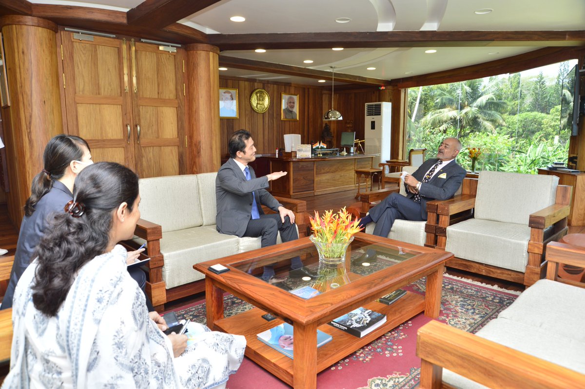MediaRN_ANI's tweet photo. (1/2)

#Gateway2IndoPacific
#IslandsDevelopmentAgency

Delegation led by Mr. Mitsunori Saito of #JICA India called on @Admiral_DKJoshi at #RajNiwas to discuss progress of 15 MWhr Battery Energy Storage System in #NewAndamans. https://t.co/O8tThA4q0F