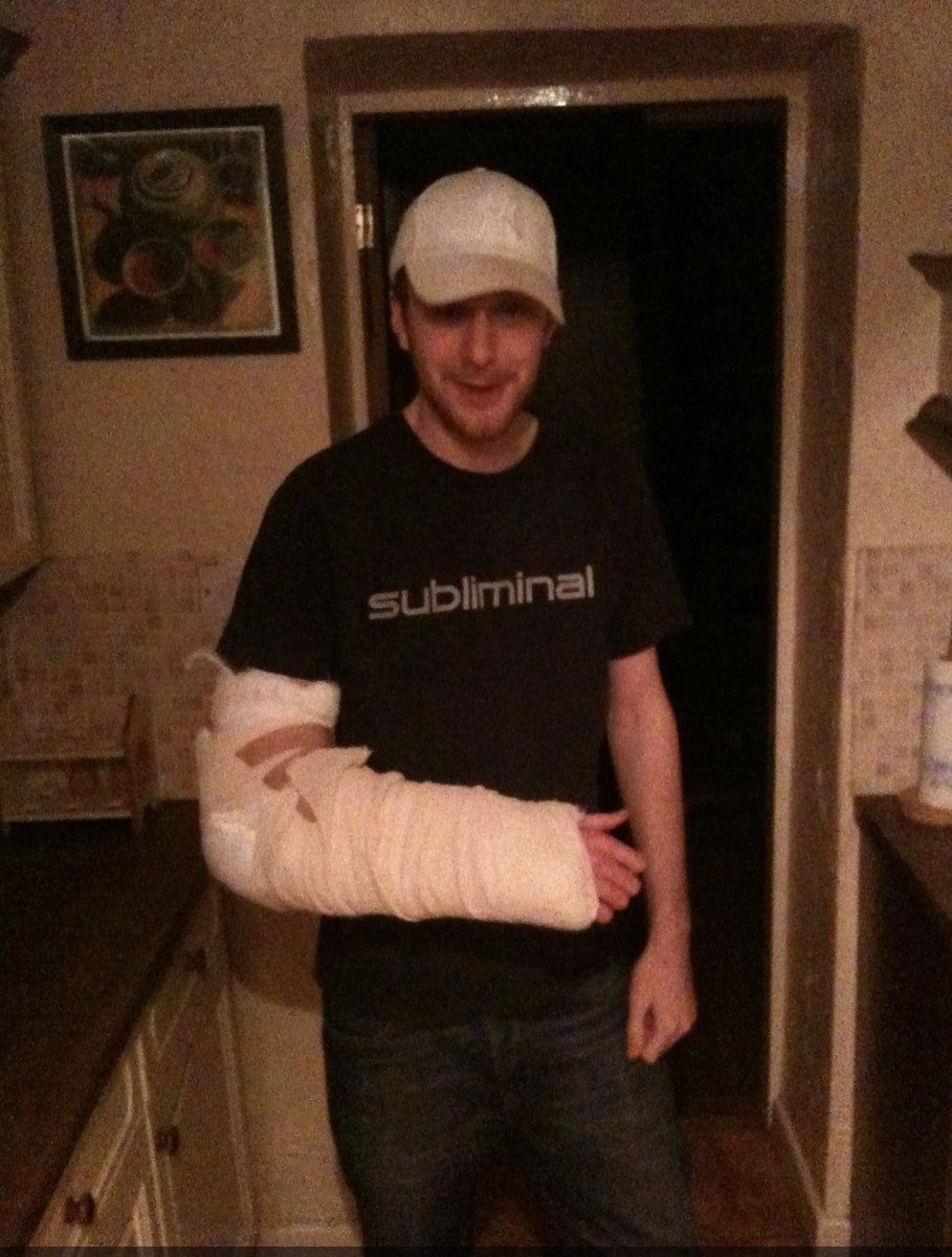 fuktf's tweet photo. @medavidallsop 11 years ago. Your goalkeeping career cut short. https://t.co/sHSJwfyFAH