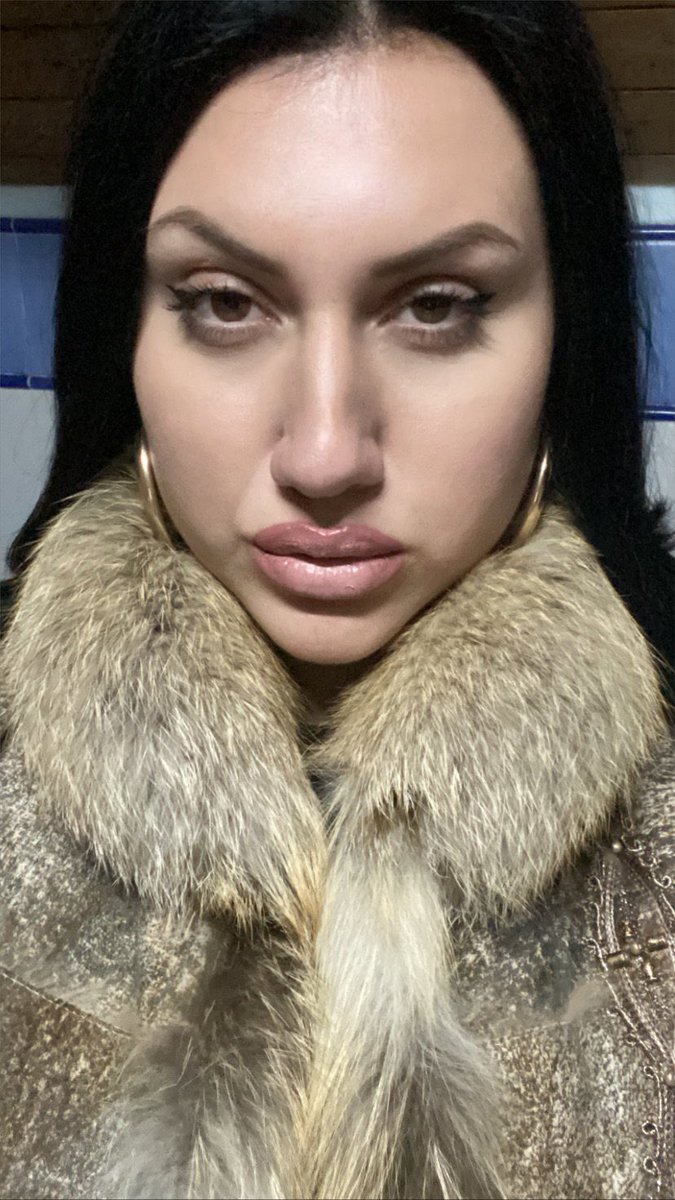 Salylith's tweet photo. #blackhair #romanian #italian https://t.co/RXYXPVI0G4
