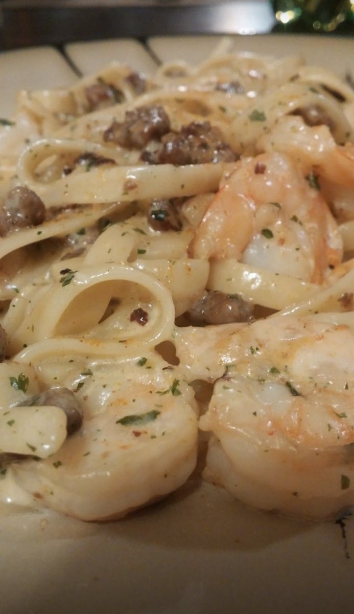 Soooo, my client wanted this today! It feels good when your clients appreciate the work you put in. They don’t have to say anything to me to be honest. Once I serve them and walk away, my ears turn all the way up and you hear the enjoyment in the dining room. Chef Daniel Thomas