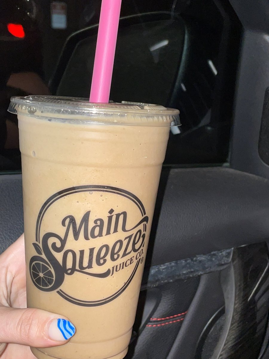 If you haven’t tried Main Squeeze yet you HAVE to go!!! You can customize any item on their menu and it is super close to Tulane’s campus. My favorite is the Chocolate Love which is the one I got in the pic @mainsqzjuiceco #smoothie #neworleansuptown #health