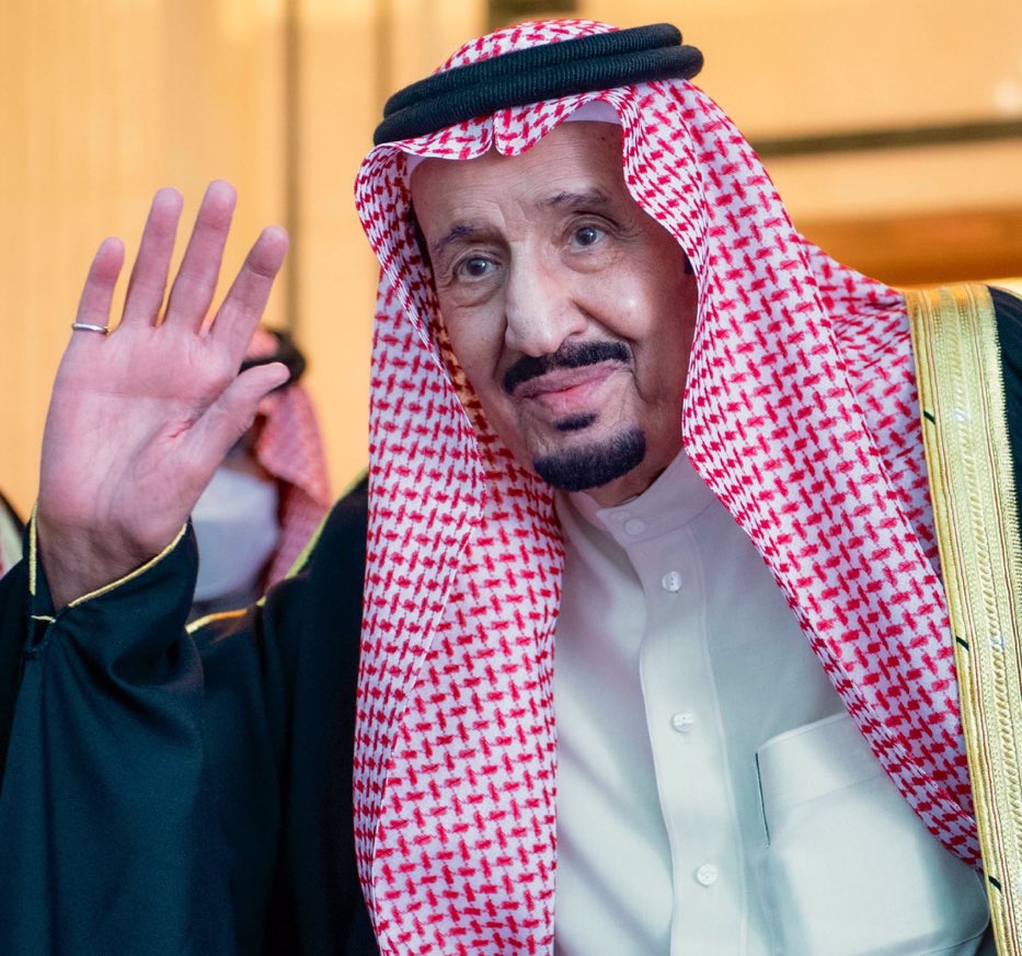 9alalTalal's tweet photo. لعلّ العجاف تنقضي برحيل سابع البقرات https://t.co/TxBScLHrC1