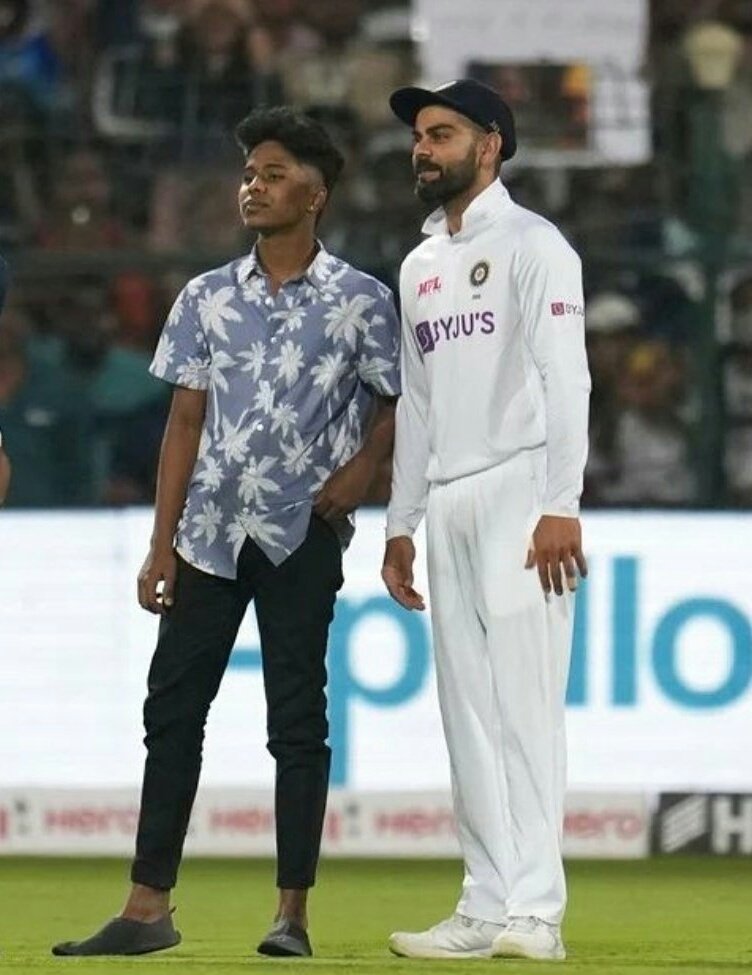rushilthefirst's tweet photo. "Kohli met me today 🥱" https://t.co/Ix6Y56VUus