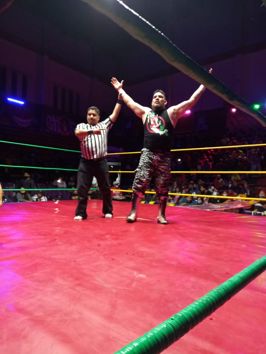 LaTijeraLucha's tweet photo. Un triunfo contundente del #NegocioTraumado en dos al hilo sobre los #GuaposVIP, un #DemonioInfernal y #FreseroJr que acaban a sus oponentes #Shocker y #EscorpionJr,barriendo con ellos y sangrandolos,en donde el público de #IvasionIndy queda consternado esta noche en #ArenaNeza. https://t.co/m2Lof2Y51k