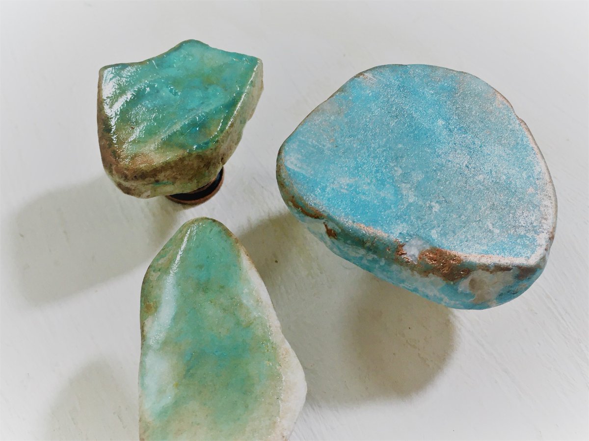 ruralgals's tweet image. 🐕 Big deals! Stone Knobs with Antique Copper, Farmhouse Kitchen Decor, Dresser Knobs &amp;amp; Pulls, Blue or Green Patina, Bathroom Decor, Dresser Knobs only at $19.96 on etsy.com/listing/111918… Hurry. #HomeDecor #CustomKnobs