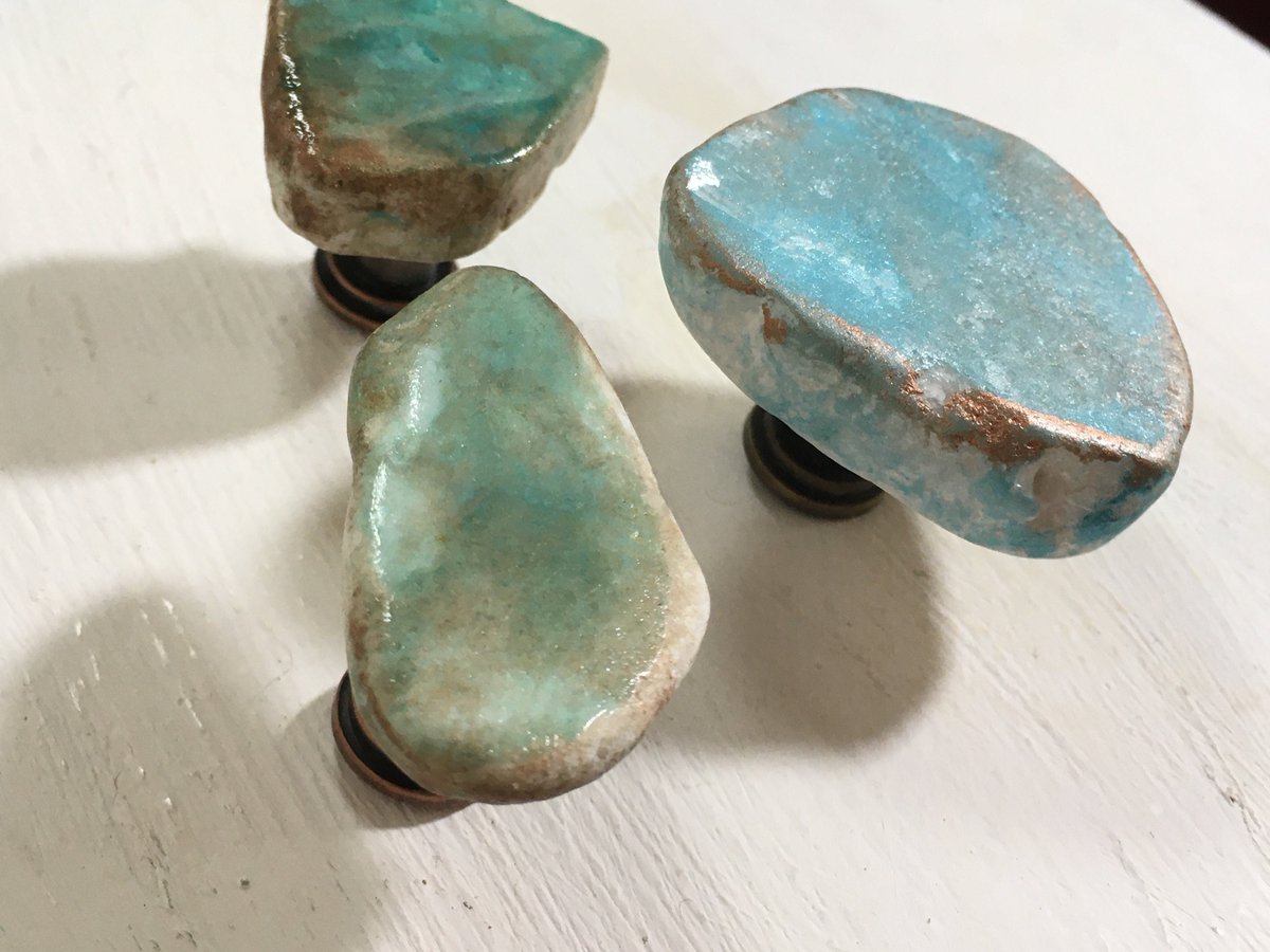 ruralgals's tweet image. 🐕 Big deals! Stone Knobs with Antique Copper, Farmhouse Kitchen Decor, Dresser Knobs &amp;amp; Pulls, Blue or Green Patina, Bathroom Decor, Dresser Knobs only at $19.96 on etsy.com/listing/111918… Hurry. #HomeDecor #CustomKnobs