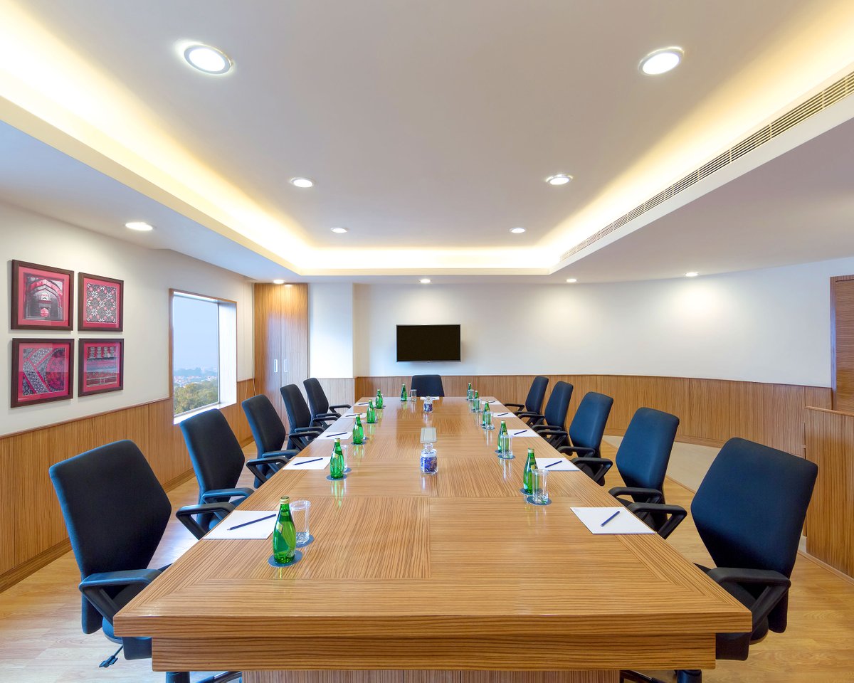 FPSVadodara's tweet photo. Four Points by Sheraton, Vadodara offers you sophisticated meeting spaces for all your business endeavours.
#MeetingSpace #BusinessMeet #ClientMeet #Events #Gujarat #Vadodara #FourPointsbySheratonVadodara https://t.co/qFyNXlSjFV