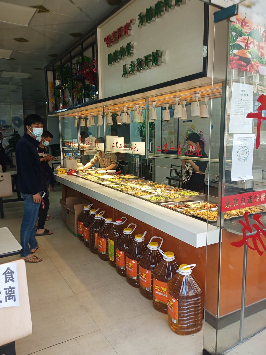 RealSexyCyborg's tweet photo. Pretty anti-climatic "Shenzhen lockdown" here. 5 minutes to get my PCR test, then got some fresh vegetables. No sitdown service but lots of takeout, everyplace checking QR codes. My friends are home from work, no subway or bus service, no taxi without a PCR test in the last 24hrs https://t.co/KfH3be2koz