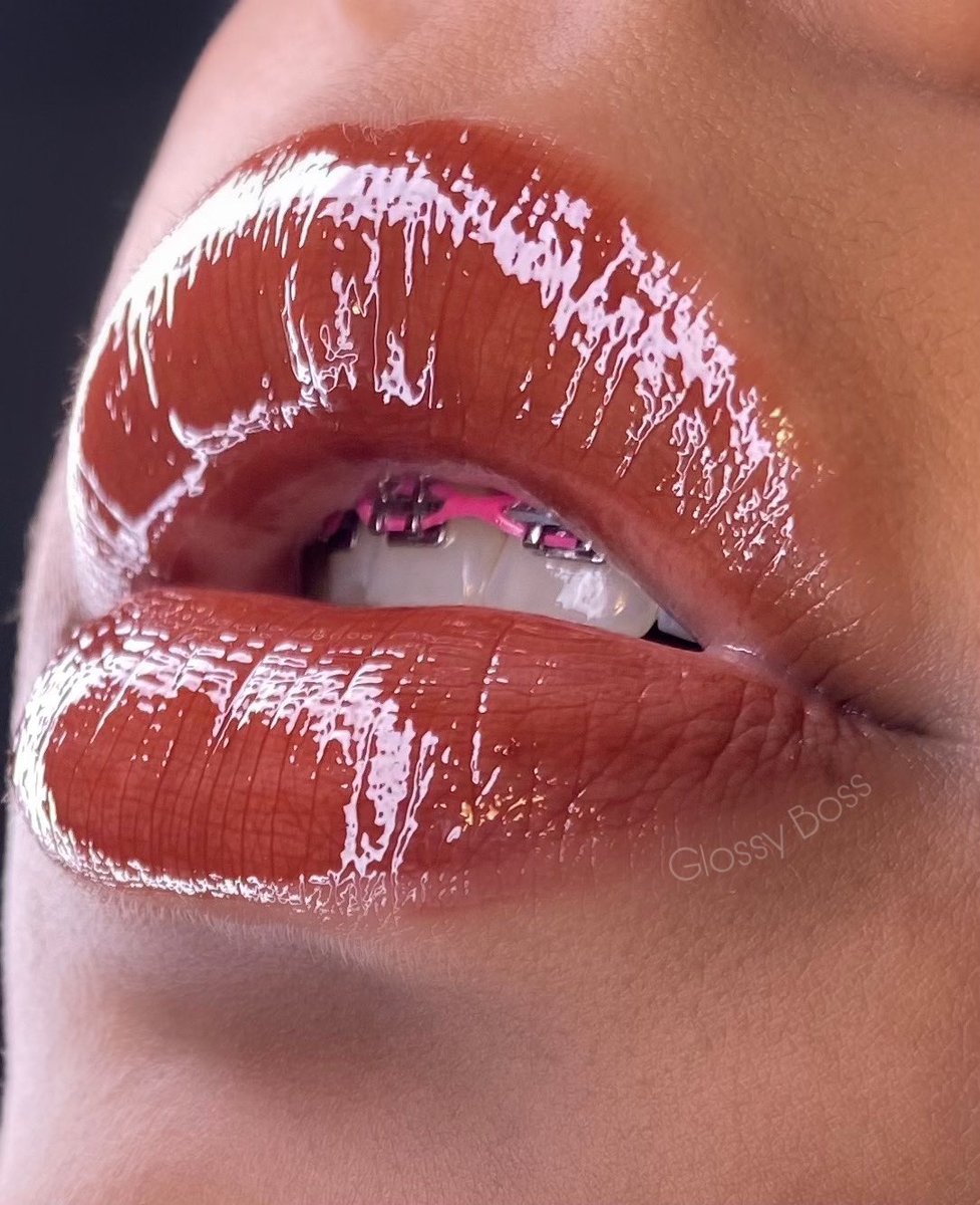 GlossyBoss_'s tweet photo. A Dark Brown Nude Lip Glosses is super popular 💫 We definitely obsessing over this gorgeous color.😍
 #BlackGirlMagic #foryou #fyp #earthfriendly #veganbeauty #lipglossbusiness #shopsmallbusiness 
https://t.co/nmPNEudHgw https://t.co/zRHmBQnFqF