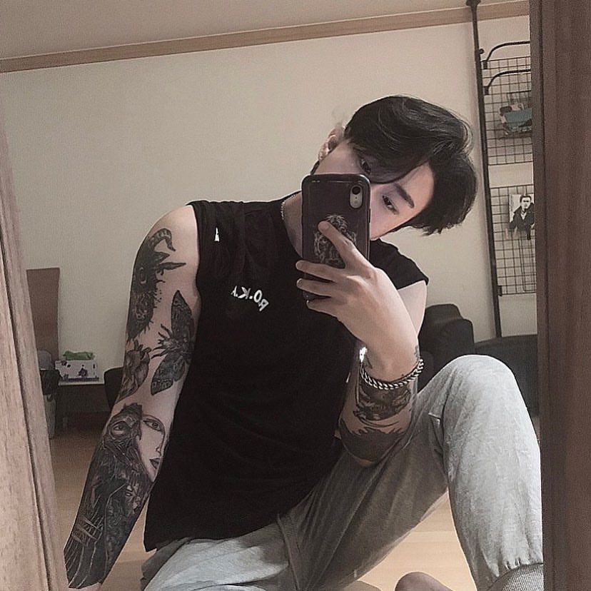 SilverxSnake's tweet image. Feel like my face is breaking out 🙄 still feel pretty tho