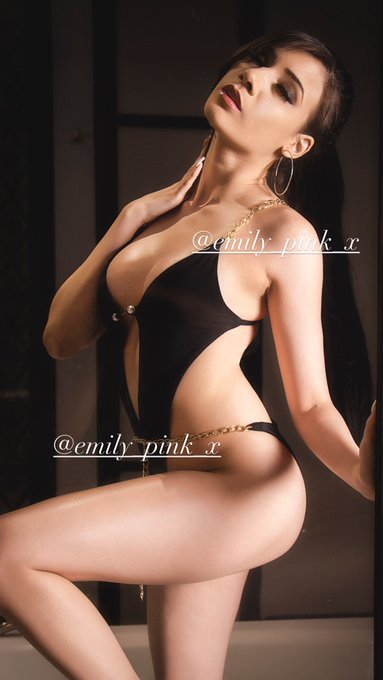 Watch emily 🦄's leaked NSFW photo on TwXstars