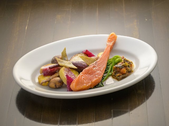 dressing_mag's tweet photo. 青森の美食を堪能しよう！
https://t.co/3Sg4Ddh8by
青森県でしか味わえないグルメ旅をご紹介。
今回巡るのは、津軽地方・弘前市と下北地方・むつ市にある、美食家界隈でも評価が高い実力店です。

自給自足式のイタリアンや、料理人と生産者が奏でる名店など…

美味しい旅を楽しんでください。

#PR https://t.co/vbUGdEJnow