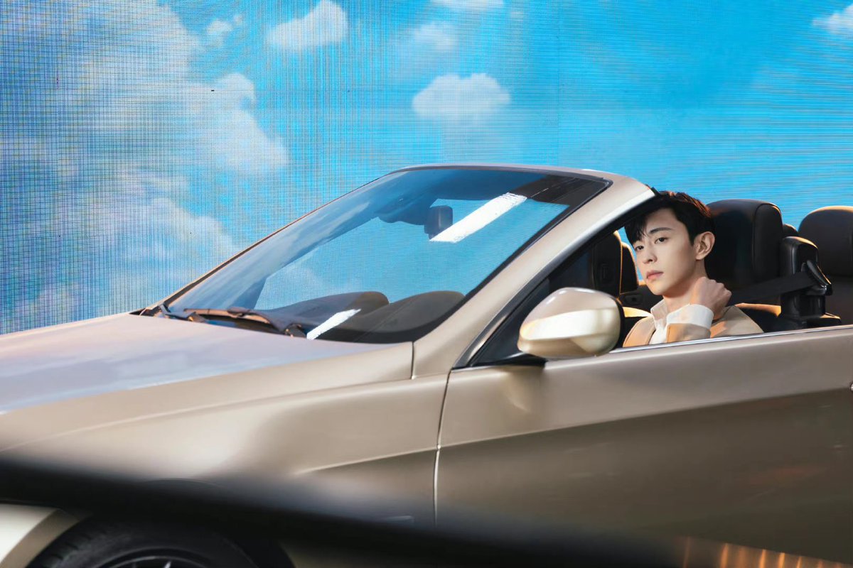 Deng Lun 邓伦 Updates tweet media