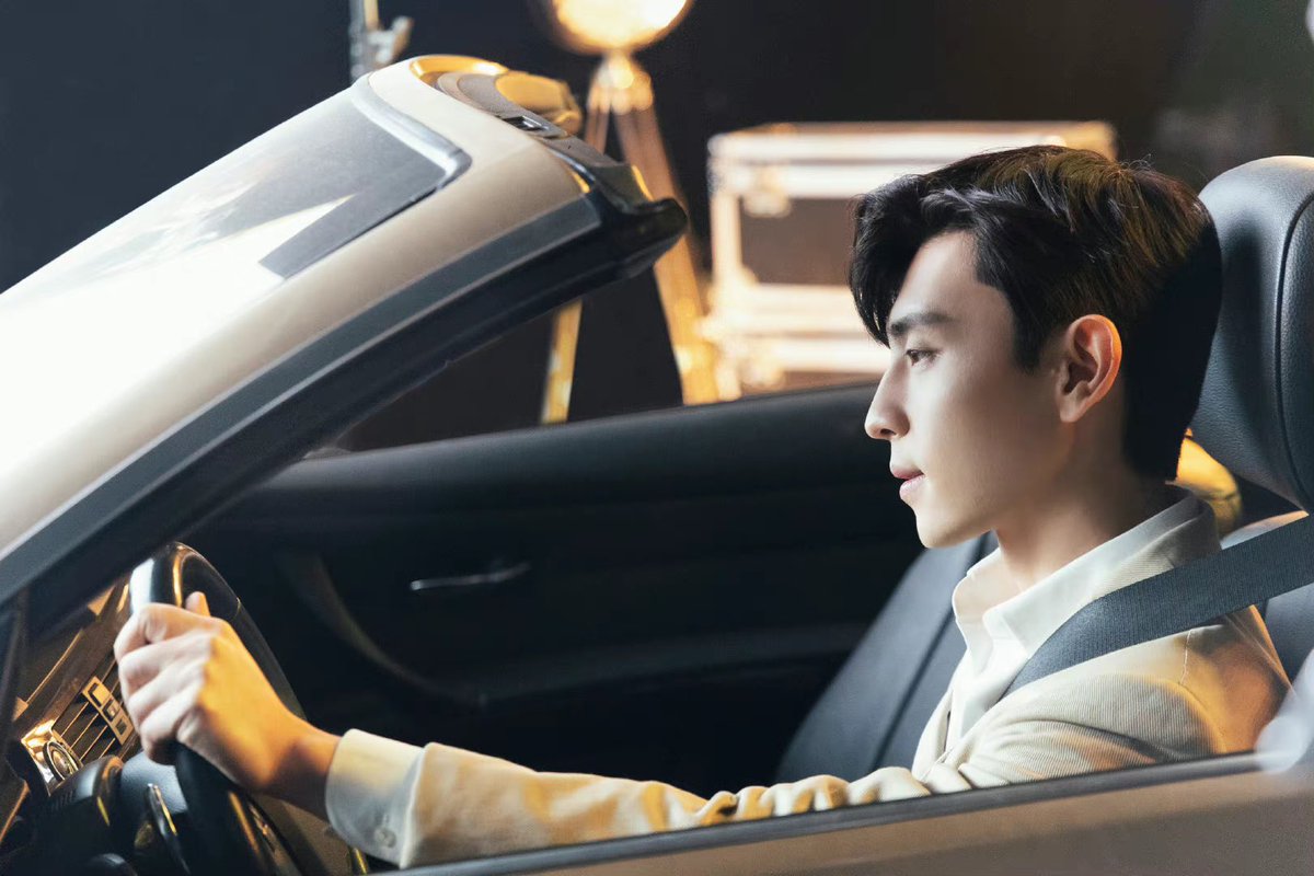 Deng Lun 邓伦 Updates tweet media