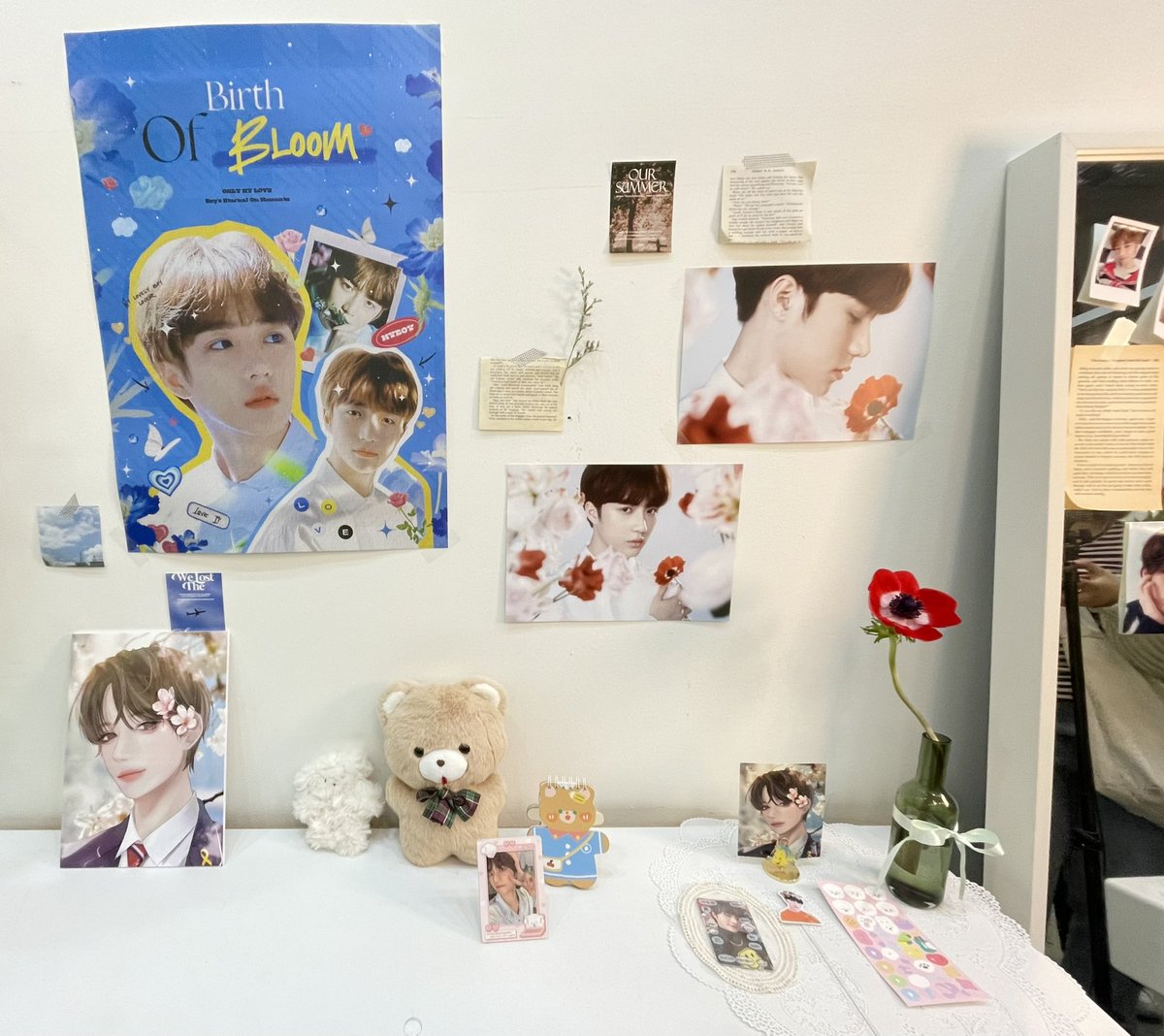 MYA0111_'s tweet photo. 누가 꽃이야〰️?🌺🌹

#더_활짝_핀_스물두살의_범규
#Birth_Of_Bloom https://t.co/9PXf9A8we0