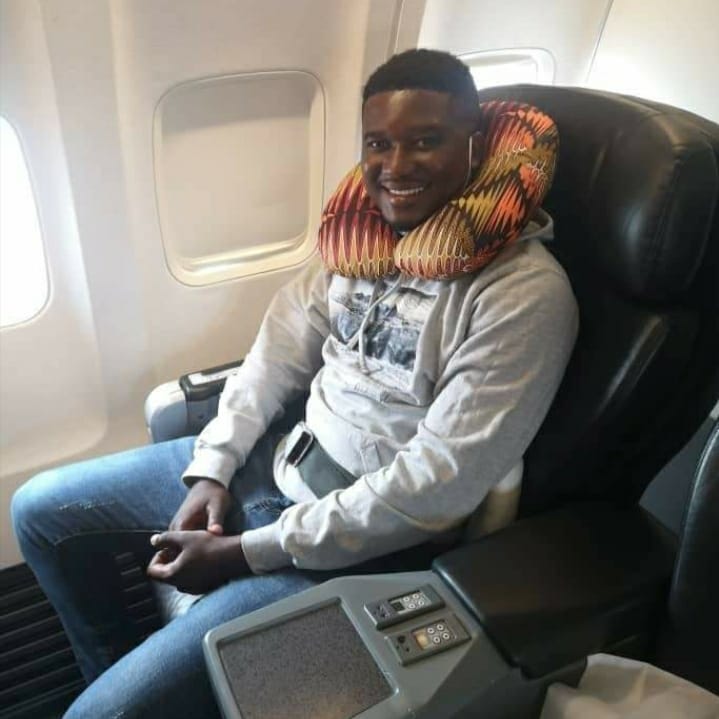 ChitenjeMw's tweet photo. We've got these chitenje travelling neck pillows made to help you travel in comfort.
Order yours trough  https://t.co/d2VgVBuGAW.  Kindly retweet, the next customer might be on your TL. 🤗 https://t.co/B5jQr4xdzK