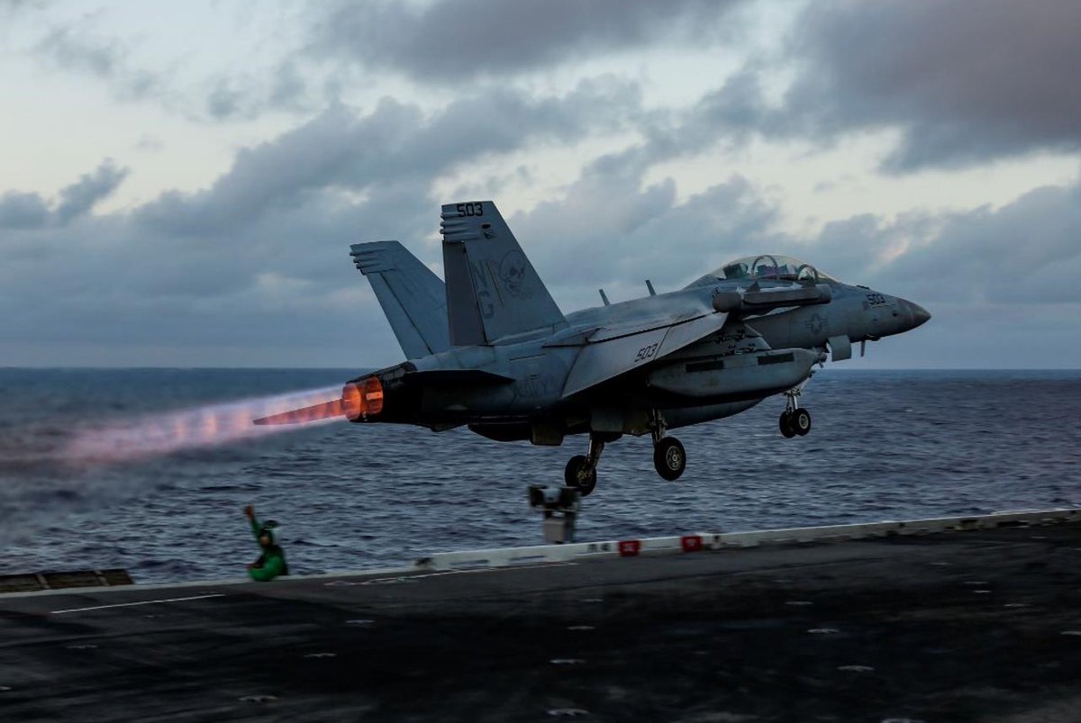 3d_MEB's tweet photo. PHILIPPINE SEA (Feb. 4, 2022) An EA-18G Growler, assigned to the "Wizards" of Electronic Attack Squadron 133, launches from the flight deck of the Nimitz-class aircraft carrier USS Abraham Lincoln (CVN 72). #FreeandOpenIndoPacific #AlliesandPartners #firsttofight #firsttorespond https://t.co/DeERxgSesC