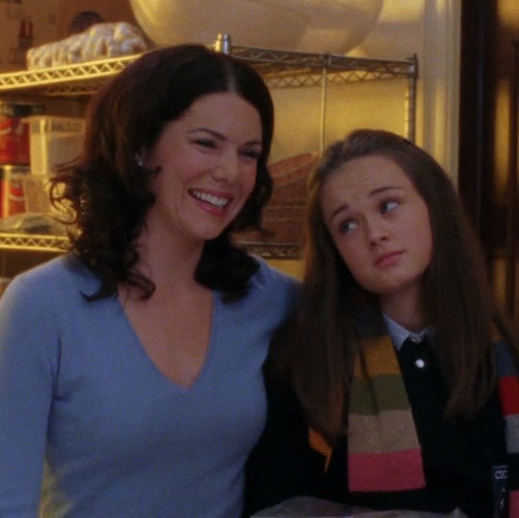 ggirlssss's tweet photo. #gilmoregirls #rory #loralai https://t.co/moedLYDtzf