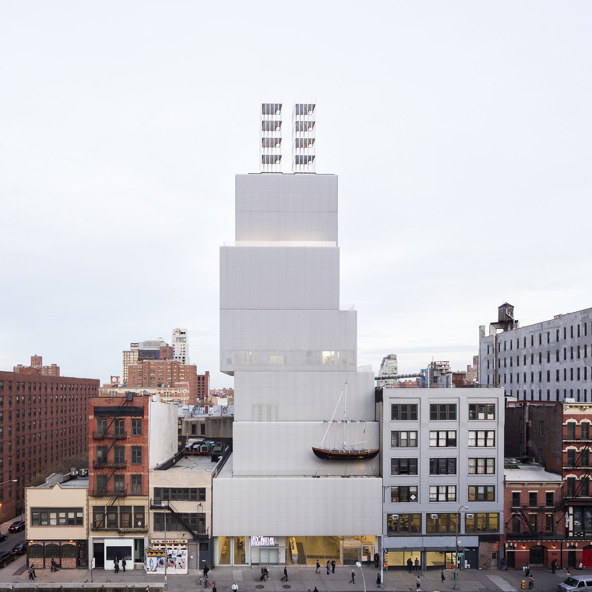 scionyphen's tweet photo. heeseung as contemporary architecture https://t.co/Rrc26XS4P0