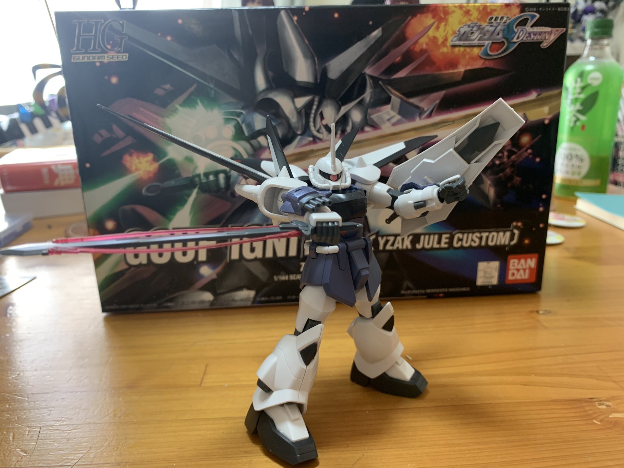 ストラス ガンプラ製作 ガンプラ ガンプラ好きと繋がりたい ガンプラの画像を貼るとrtされると聞いて ガンダムseed Hgグフイグナイテッド イザーク ジュール専用機 作成 白いグフもいいよね 流石イザークなだけはあって最後の方だけだったけど無双