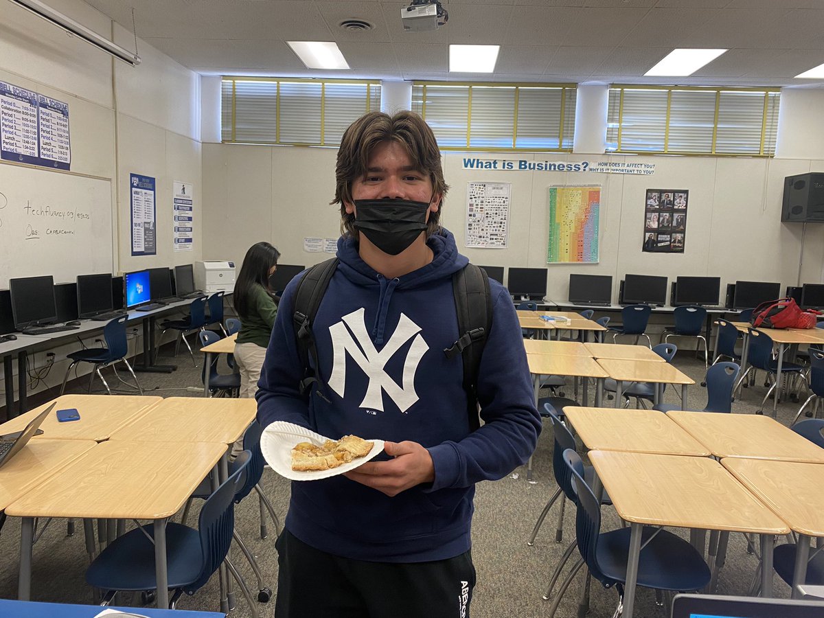 RedwoodFBLA_'s tweet photo. Pie day during FBLA-PBL week was awesome! Glad everyone could stop by and pick up a slice of pie at lunch! #FBLAPBLWeek https://t.co/XguKWiNE0v
