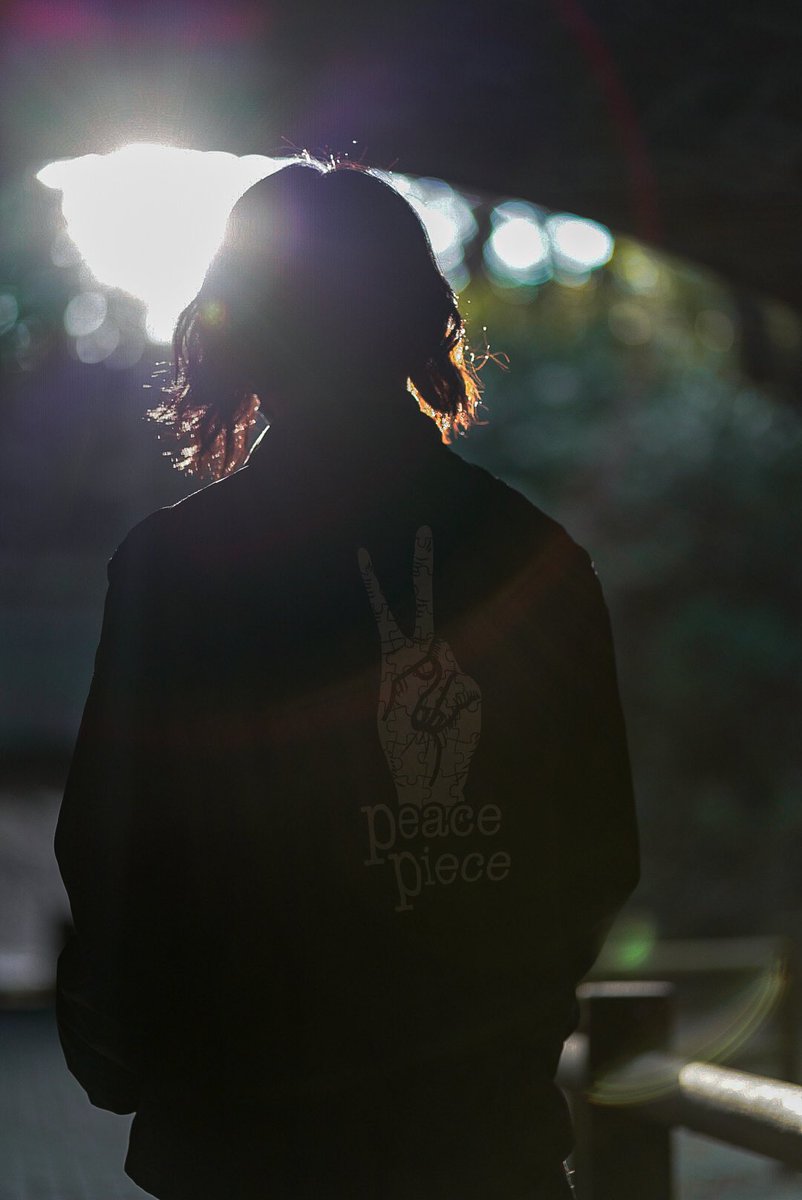 wataru2425's tweet photo. いい感じのとこで撮影してもらいました〜

やっぱりpeace piece可愛い！笑笑

#peace #一眼レフ https://t.co/OrhCaQANfq