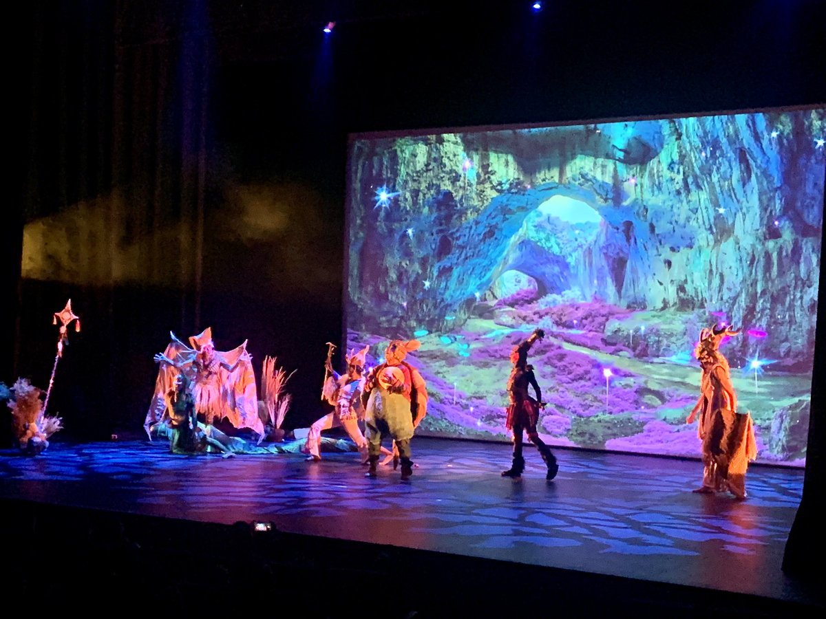 Robotania's tweet photo. Hoy fui al estreno de #Boolay la pantera guerrera en @ConjSantander y habrá dos funciones más domingo 20 y 27 de marzo 5PM. Ojalá puedan darse la oportunidad de disfrutar este espectáculo multidisciplinario. https://t.co/WDG6eNtkaX