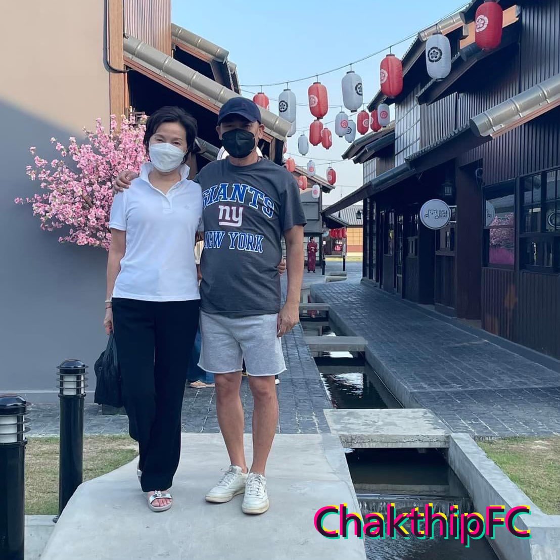 ChakthipFc's tweet image. ท่านจักรทิพย์ ชัยจินดา และภรรยา ไปเที่ยว Harajuku Thailand ใครที่สนใจจะเที่ยวชม สามารถเดินทางไปได้ที่ ซอยสุวินทวงศ์ 110 ถนนสุวินทวงศ์ แขวงกระทุ่มราย กรุงเทพมหานคร ได้เลยครับ  #เที่ยวตามจักรทิพย์ #จักรทิพย์ชัยจินดา #Chakthipfanclub  #จักรทิพย์แฟนคลับ