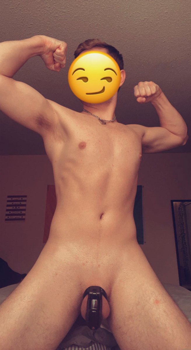 Nothing better than hitting the gym with my frat brothers secretly locked. If only they knew 👀. Rt and like this post if you think I should make this a daily thing 👀