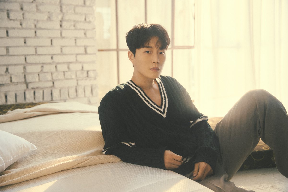 Highlight_AUent's tweet photo. HIGHLIGHT THE 1st FULL ALBUM [DAYDREAM] CONCEPT PHOTO 5. IN THE DREAM Ver.
2022. 03. 21. 18:00

✔ https://t.co/kGAC99zF8M

#하이라이트 #HIGHLIGHT #윤두준 #YOONDUJUN #양요섭 #YANGYOSEOP #이기광 #LEEGIKWANG #손동운 #SONDONGWOON #데이드림 #DAYDREAM https://t.co/mHibKrIufc