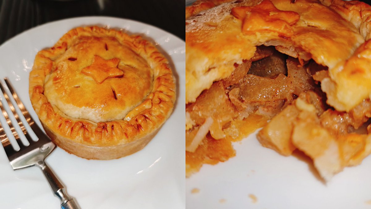 otm2090's tweet photo. πDay?Pie Day!#π #pie #pineapplepie #beef & #mushroom #McDonalds #パイナップルパイ #パイ #アップルパイ https://t.co/8LhlgS2Rkd