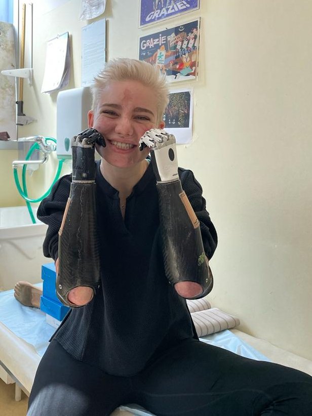 Evvai! Mi sono arrivate le mani ed i piedi nuovi.
✌🏻👌🏻🤟🏻☝🏻👍🏻 non avrei potuto fare questo senza l'incredibile evoluzione tecnologica degli ultimi anni. 
E chissà quanto ancora potrà migliorare la nostra vita in futuro...

<a href="/ottobockit/">Ottobock Italia</a>  <a href="/ottobockuk/">Ottobock UK</a> 
#WeEmpowerPeople #Ottobock