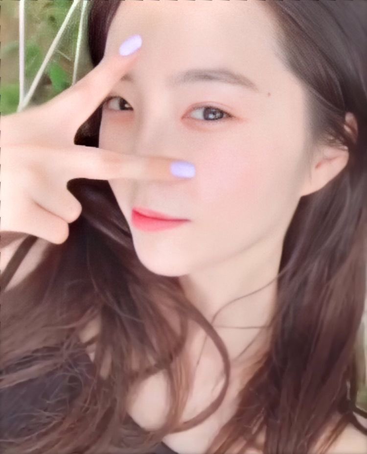 Montergreen's tweet photo. ส่วนตัวเราไม่ได้ตามเกาหลีนะคะ ( ไม่เคยฟัง+ไม่รู้จักวง k-pop ทุกวง ) แต่พูดได้เลยว่าน้องคนนี้( ไม่รู้ชื่อค่ะ ขอโทษแฟนคลับน้องด้วย🙏🏻 ) น้องสวยสุดในวงการเกาหลีแล้วจริง ๆ https://t.co/RgC0KABH16