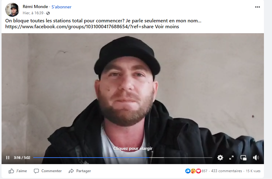 MinipouceLyon's tweet photo. L'instigateur du #convoidesteubes #RemiMonde tout comme bcp de leaders #GiletsJaunes appellent à bloquer les stations de #carburant !
Mais qu'ils sont CONS 😡
Il y 1 mois ils consommaient des litres pour faire des milliers de KMS contre le #PassVaccinal 🤦♀️ https://t.co/9vAV9WyIhu