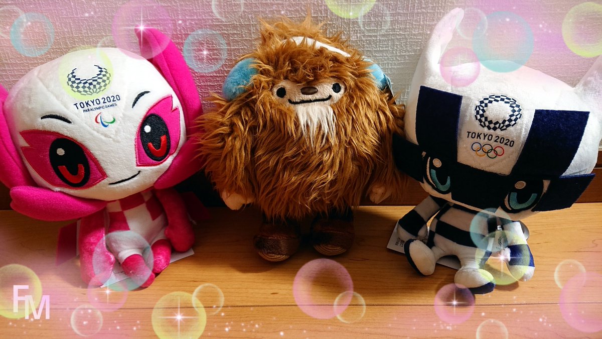 FePlanet0506's tweet photo. オー🎵オー🎵オー🎵さぁ輪になって踊ろう🎵ラララララー🎵すぐにわかるからー🎵 我が家の #ミライトワ と #ソメイティ と バンクーバーの #クワッチ は輪になって踊ってるよ💕。改めて、#角松敏生 氏の曲は細部にまで行き渡ってて偉大✨。
#WAになっておどろう #Quatchi #ソメイティげつようび https://t.co/hrLg98GnfB